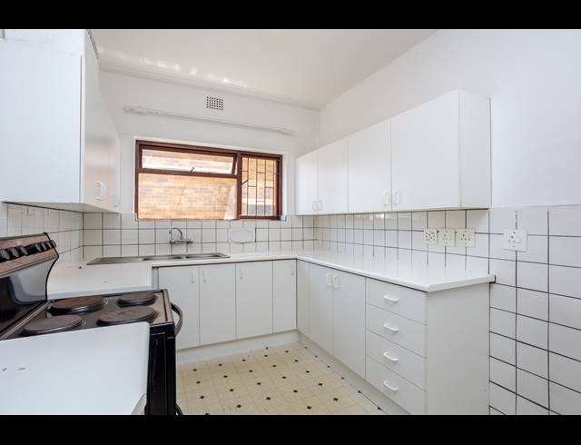3 BEDROOM APARTMENT RENTED IN WYNBERG UPPER